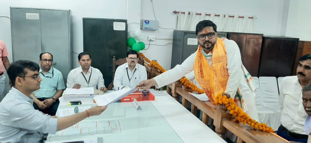 Loksabha Election: Tanuj Punia files nomination on Barabanki seat.