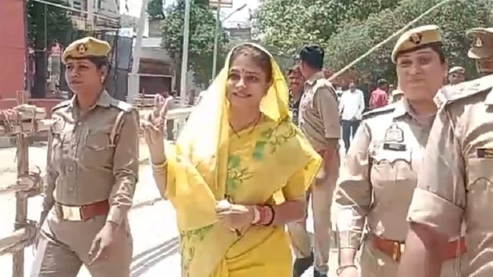 BSP candidate Shrikala Singh filed nomination from Jaunpur Lok Sabha seat