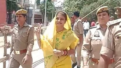 BSP candidate Shrikala Singh filed nomination from Jaunpur Lok Sabha seat