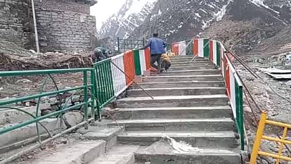 Chardham Yatra 2024 Pilgrims will reach Badrinath Dham through New Astha path See Photos