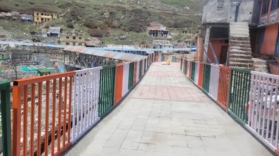Chardham Yatra 2024 Pilgrims will reach Badrinath Dham through New Astha path See Photos