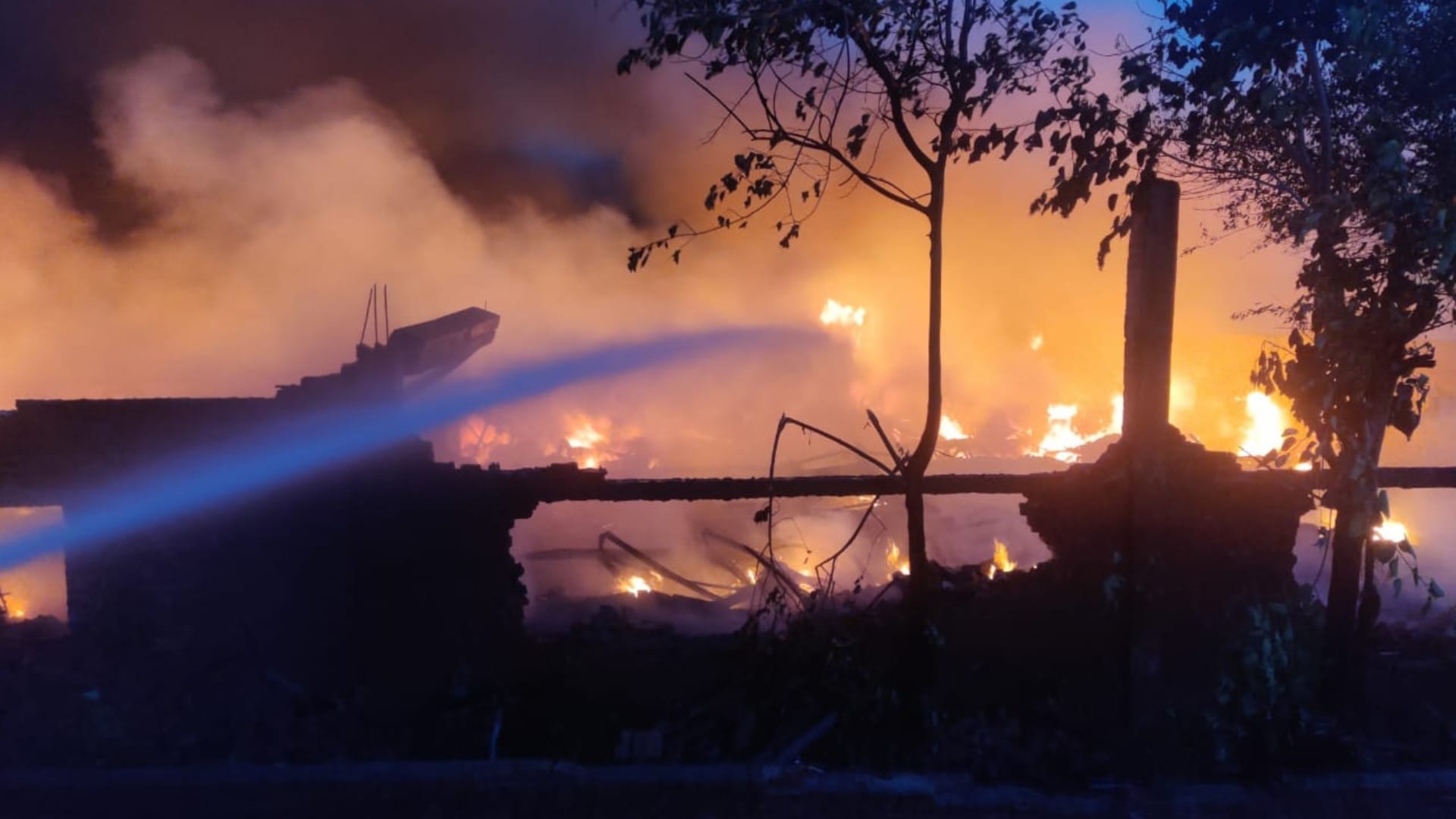 Panipat Huge Fire Broke Out In Carpet Factory, Police Evacuated The