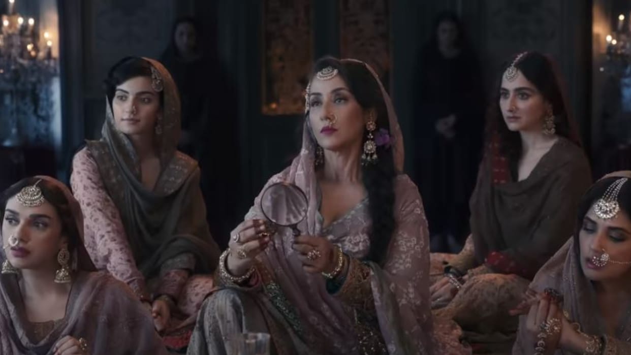 Heeramandi OTT Release digital debut in 14 languages sanjay leela Bhansali Sonakshi Sinha Manisha Richa