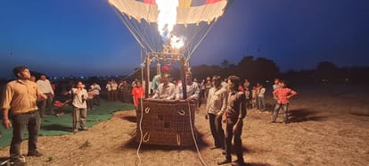 Hot air balloons ride starts today in Bijnor UP, Thrill in the air upon Ganga Barrage