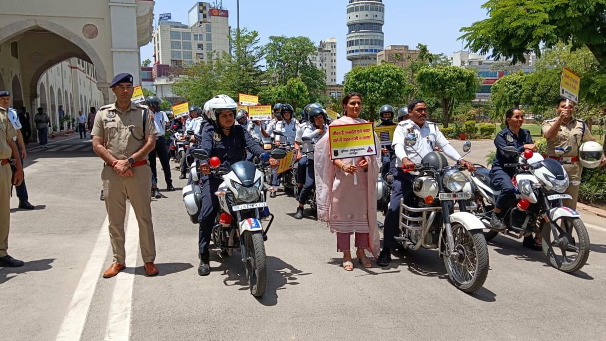 Jaipur police organized a vehicle rally for awareness