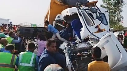 Kaimur Accident: Heavy collision between sand laden truck and parked truck, driver stuck for 2.5 hours