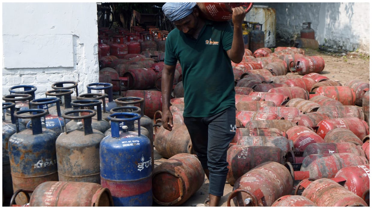 ATF price cut by 3 pc commercial LPG rate down by Rs 24 Know all about it
