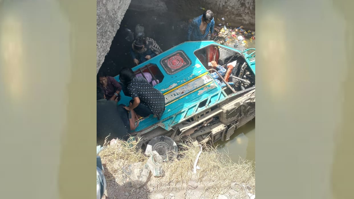 Lucknow: Eight injured in an accident in Gudamba Lucknow.