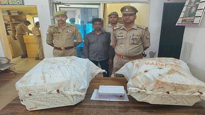 Hathras: कार शोरूम डकैती मामले में 25 हजार इनामी एक आरोपी गिरफ्तार, लूटा हुआ सामान- तमंचा बरामद One accused carrying Rs 25,000 reward arrested in car showroom robbery case