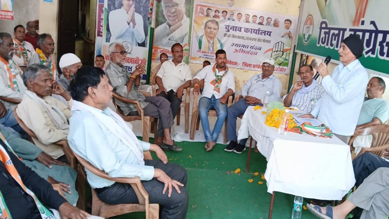 Sehore Sugar mill owners are not paying Rs 107 crores to workers National Congress INTUC submitted memorandum