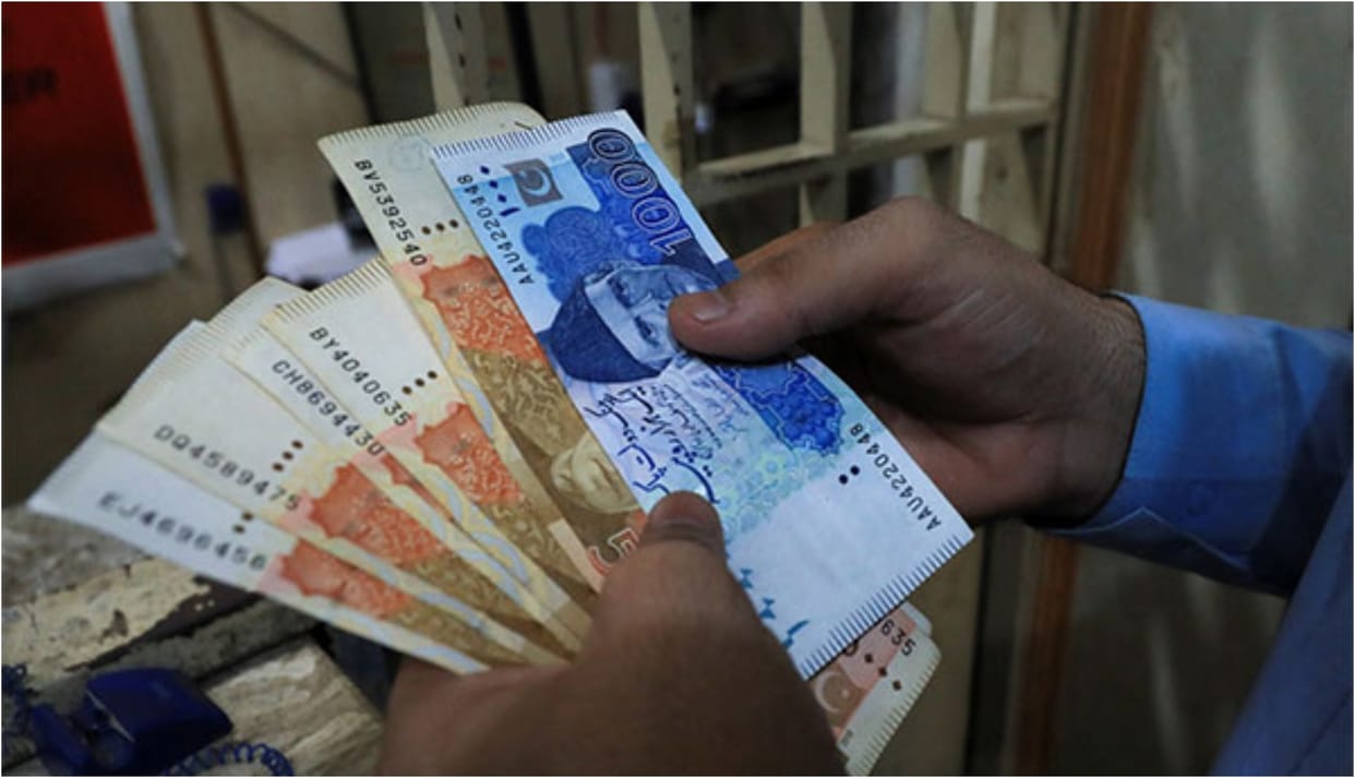 pakistan authorities to block half million mobile sim for not filing tax returns