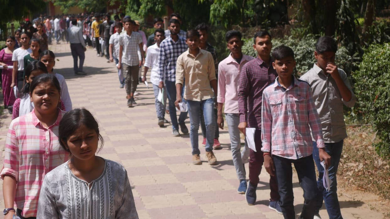 Central Hindi School 4592 students left the examination