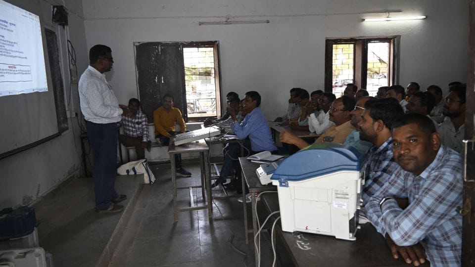 PTI teacher absent in training suspended in durg