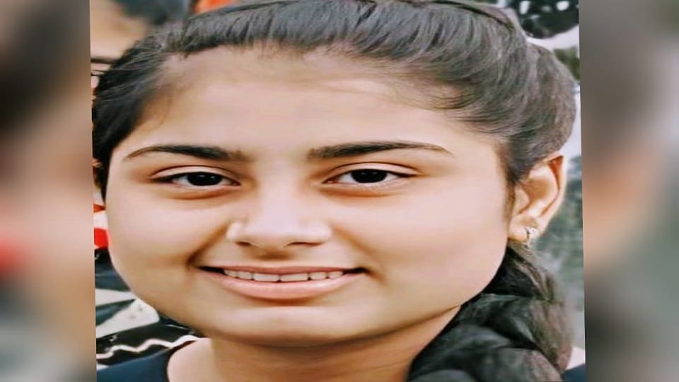 Uttarakhand Board: Priyanka completed her studies by cycling 13 kilometers and got 15th rank in 12th class