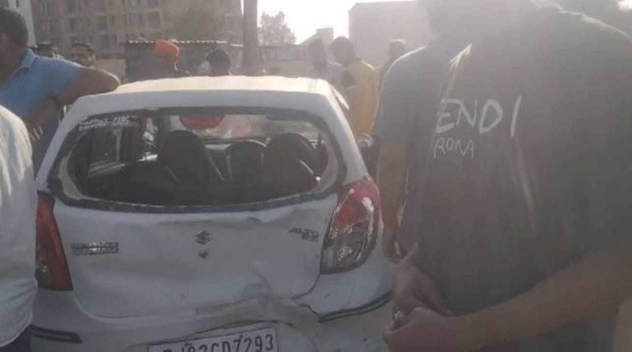 Jaipur News: Out of control car hits a scooter and collides with another vehicle, two injured in the accident