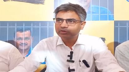 Delhi: AAP नेता संदीप पाठक बोले- BJP ने कुर्सी बचाने वाला बजट किया पेश, दिल्ली-पंजाब के साथ हुआ सौतेला व्यवहार Sandeep Pathak said that central government gave step-motherly treatment to Delhi and Punjab in its budget