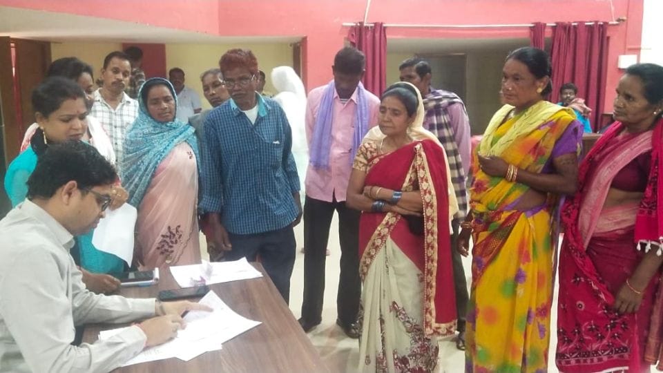 Commissioner organized Samadhan Shivir camp to solve problems of Jagdalpur Municipal Corporation employees