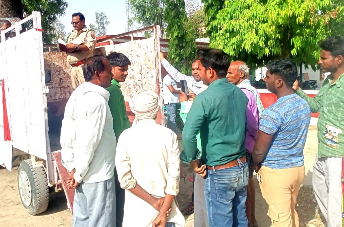 Dead body of laborer found after landing in Gauri Canal in  azamgarh