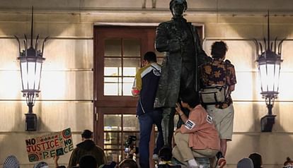 USA: रटगर्स विश्वविद्यालय में फलस्तीन समर्थित प्रदर्शन में दिखे कश्मीरी झंडे, नाराज हुए भारतीय अमेरिकी Indian American groups opposed usa Rutgers University for allowing display of separatist Kashmiri flag