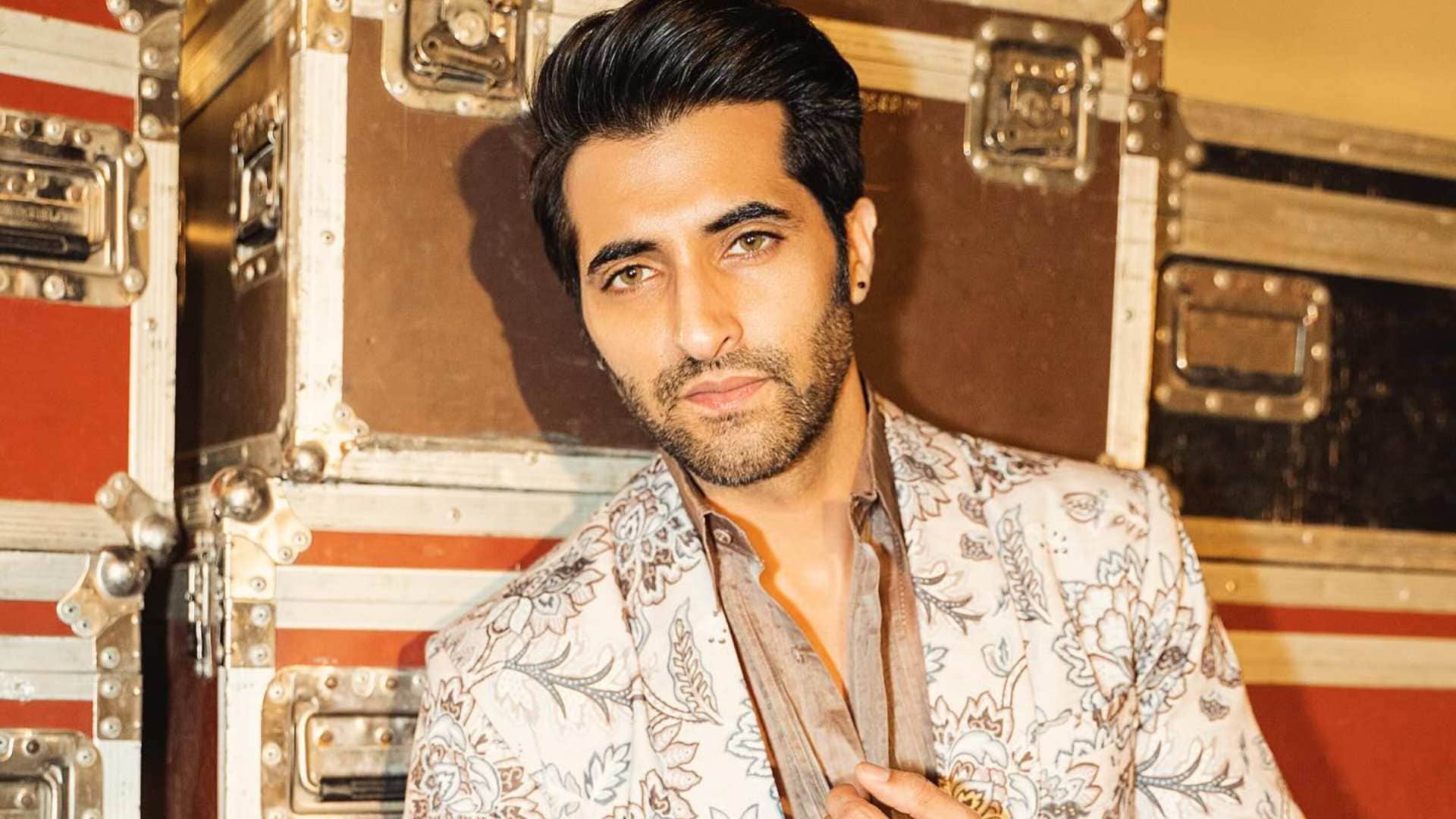 Akshay Oberoi on sharing space with Shah Rukh Khan in King says Its crazy