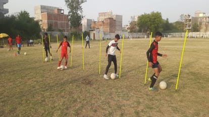 Sport News: A total of 42 football players participated in the Prayagraj selection trials.