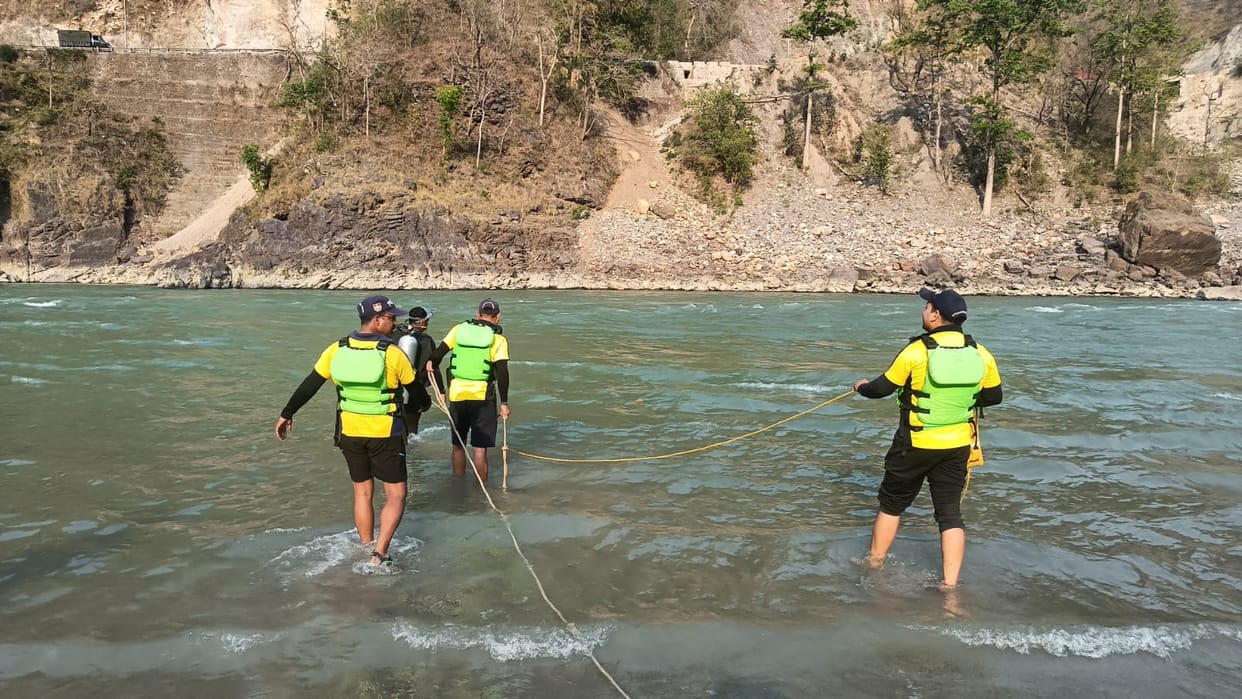 Rishikesh News Father and Son from dehradun Drown Into Ganga River