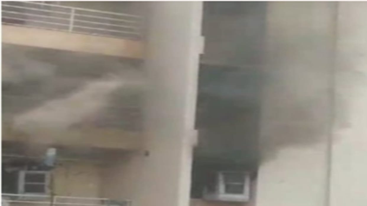 Raipur Fire News: massive fire broke out in a closed room of Ashiana Apartment