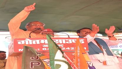 Sanjay Nishad took on the opposition in Sadabad rally