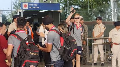 IPL 2024: Punjab Kings team reached Dharamshala, received a warm welcome at Gaggal airport, see photos