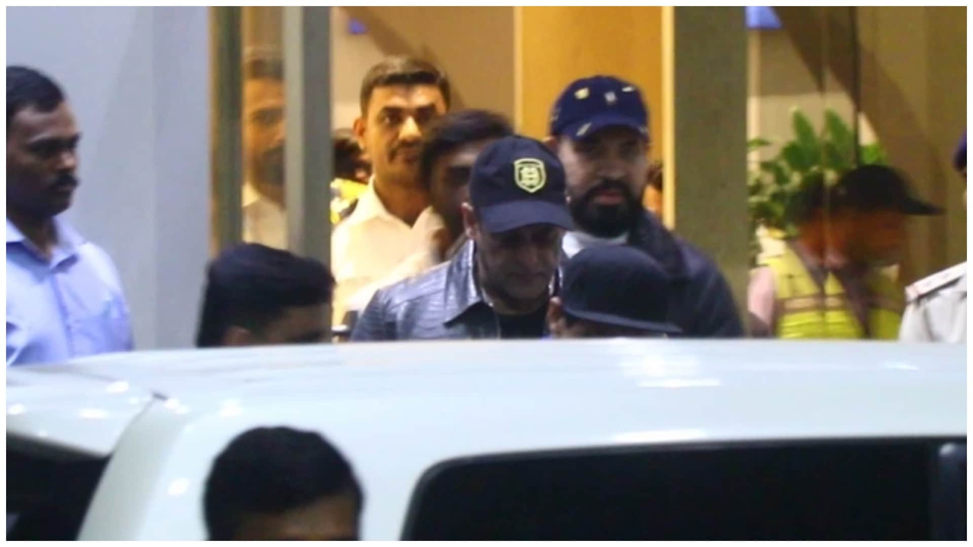 Salman Khan Firing Case: Actor Returned to Mumbai from London Spotted At Kalina Airport Amid Tight security