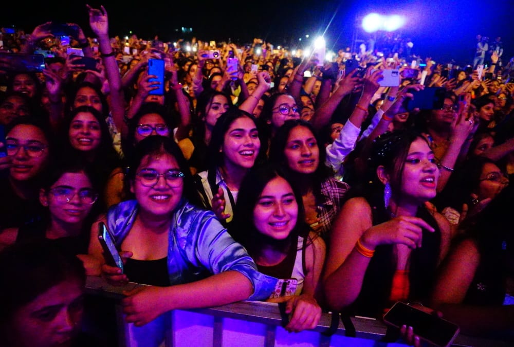 Bollywood Singer Sunidhi Chauhan Concert in SGRR College Students Crazy of her Music Photos