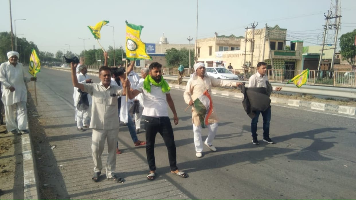 Protest against former Haryana CM Manohar Lal in Shahpur
