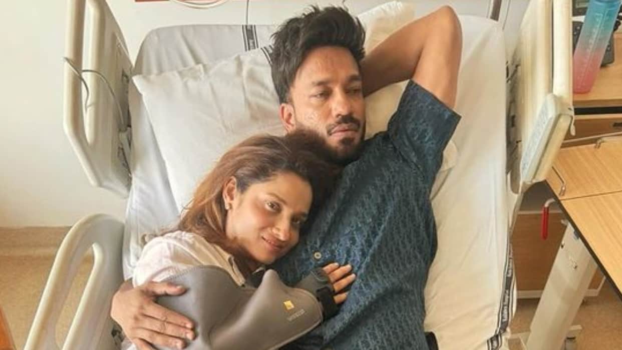 Ankita Lokhande Vicky Jain Criticised For Clicking Cosy Photos On Hospital Bed see netizens reaction on this