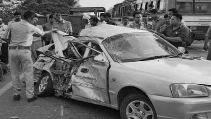 UP: Mother could not bear shock of death of two daughters in accident, died in hospital