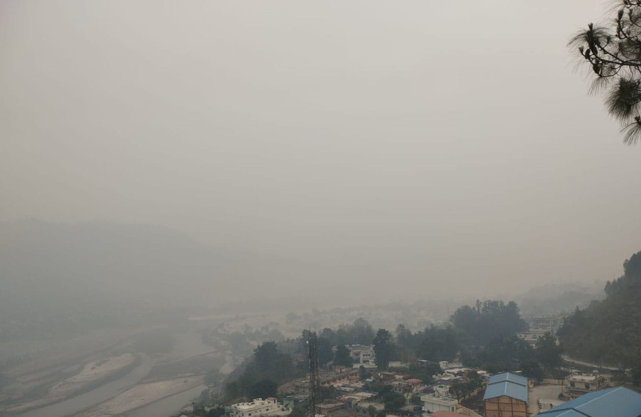 Uttarakhand Forest Fire Increases Now Smoke Everywhere and People Become Sick Photos