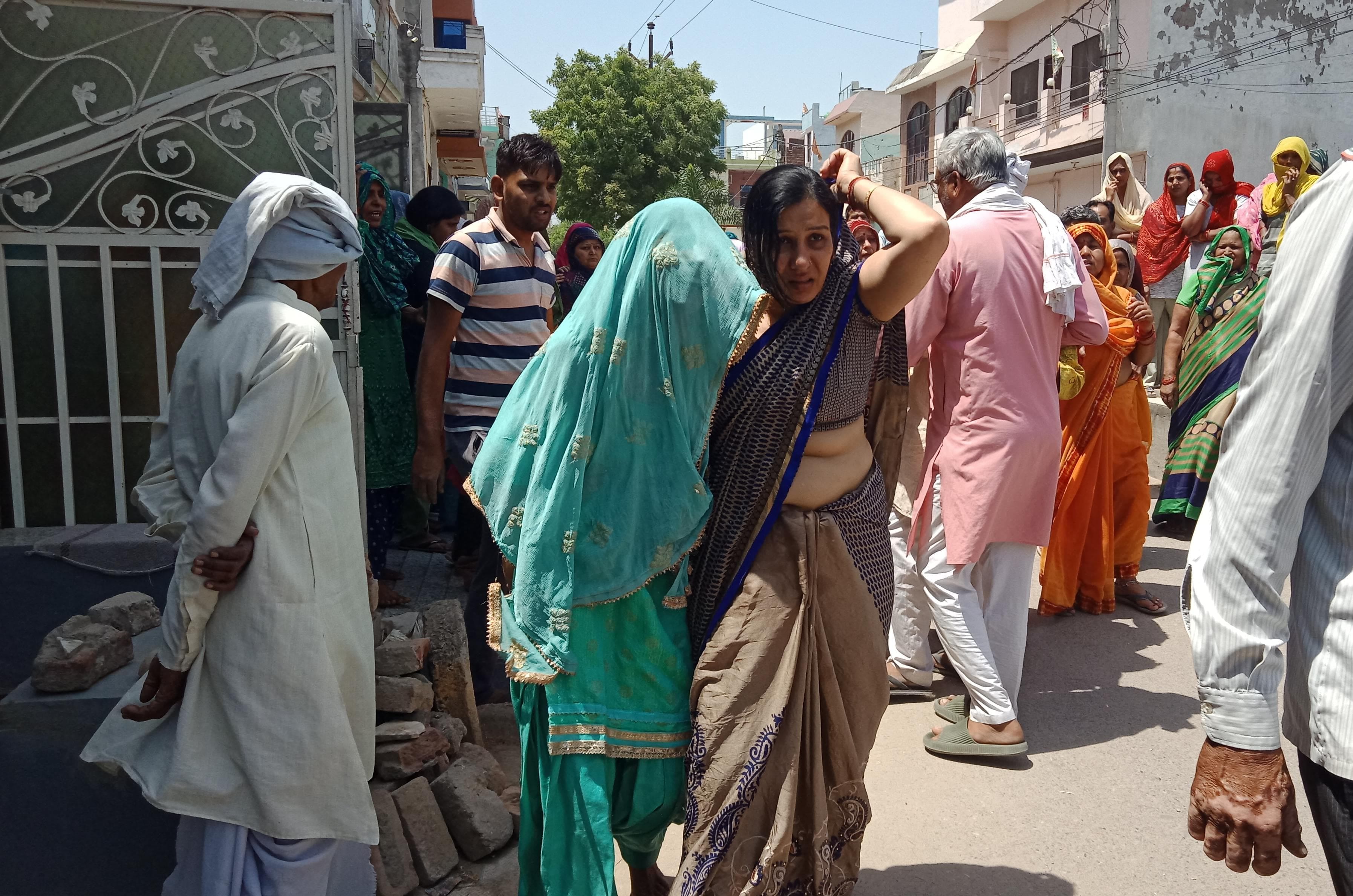 Gym trainer death Meerut: Deepak wife told police that Mother held his feet; Father had stabbed him