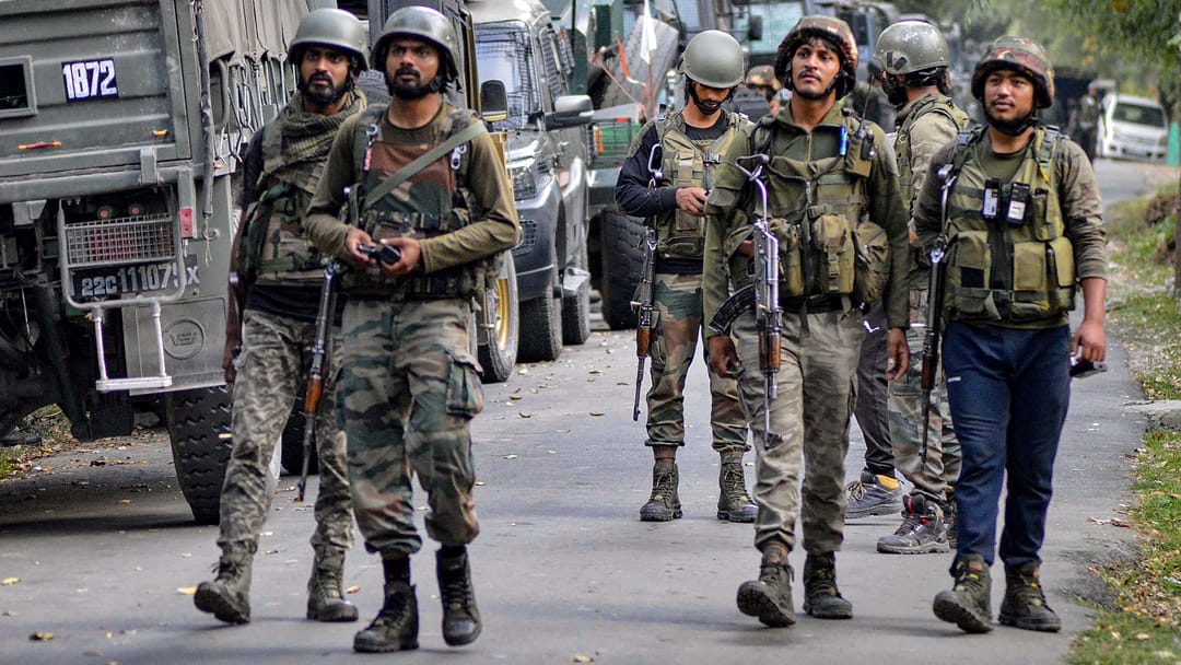Soldier killed in suspicious circumstances in Keri Rajori