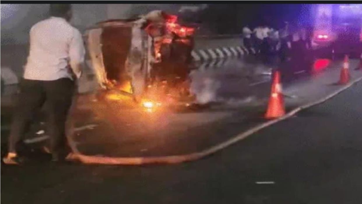 Panipat Accident, Car collides with divider, fire starts due to short circuit; Anil could not get out
