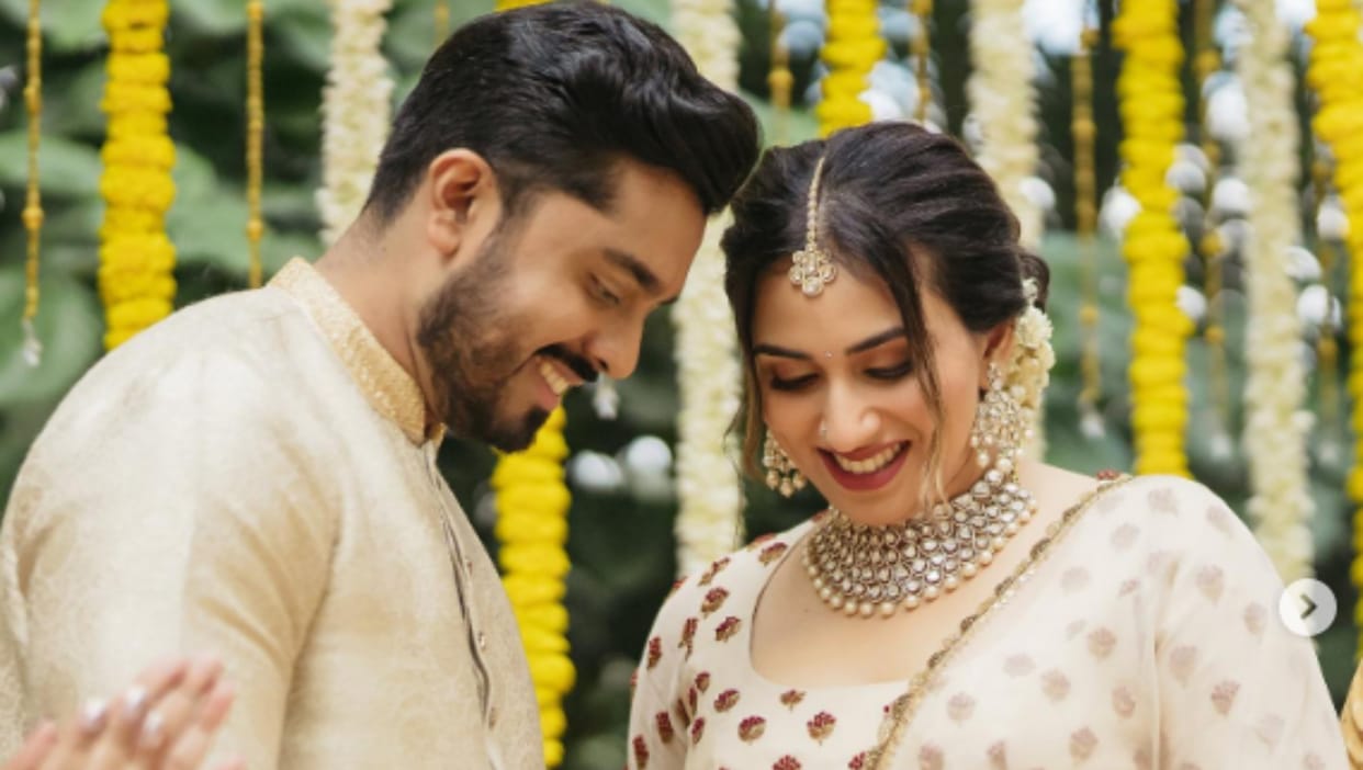 Jayaram daughter Malavika married to Navaneeth at Guruvayur temple in a traditional ceremony