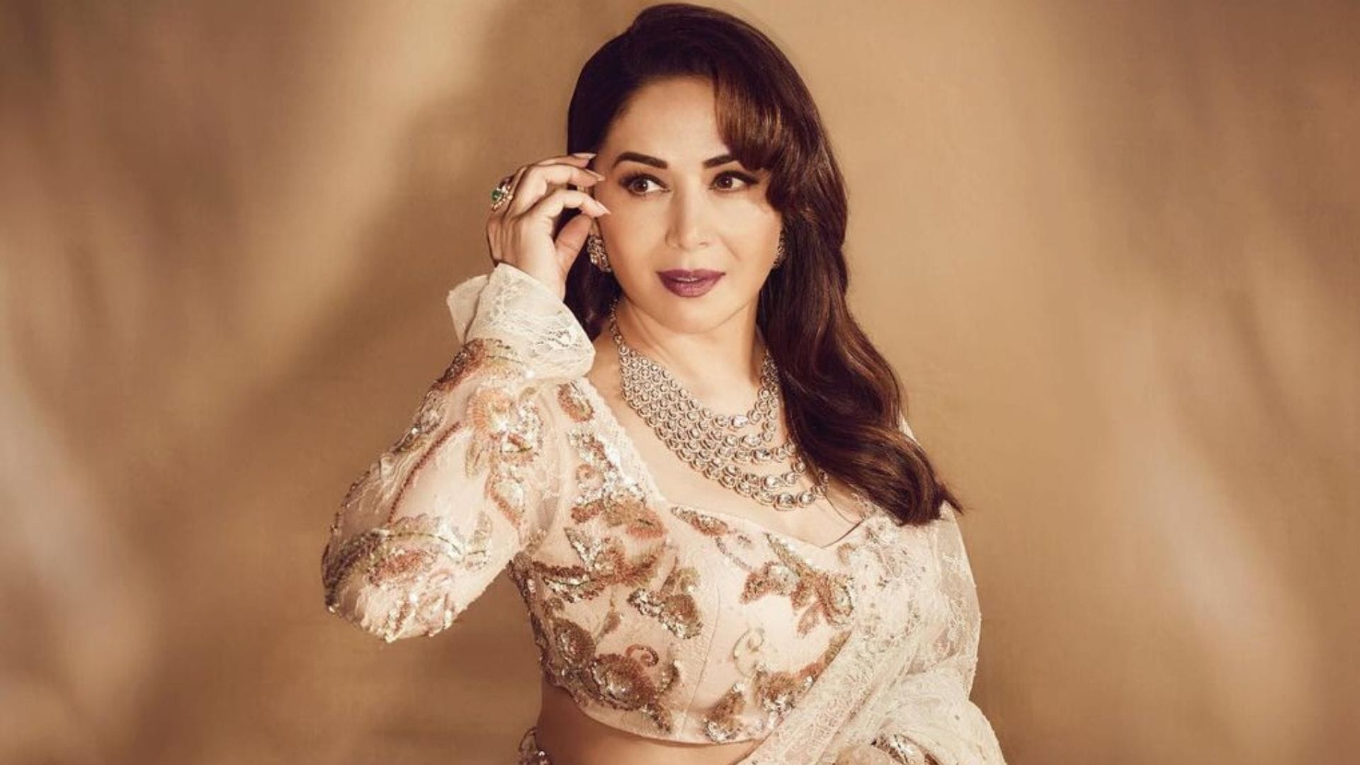 50 Plus Actress Who Overshadow Heroines in Bollywood on Beauty Bhagyashri Tabu Rekha Madhuri Sangeeta Bijlani