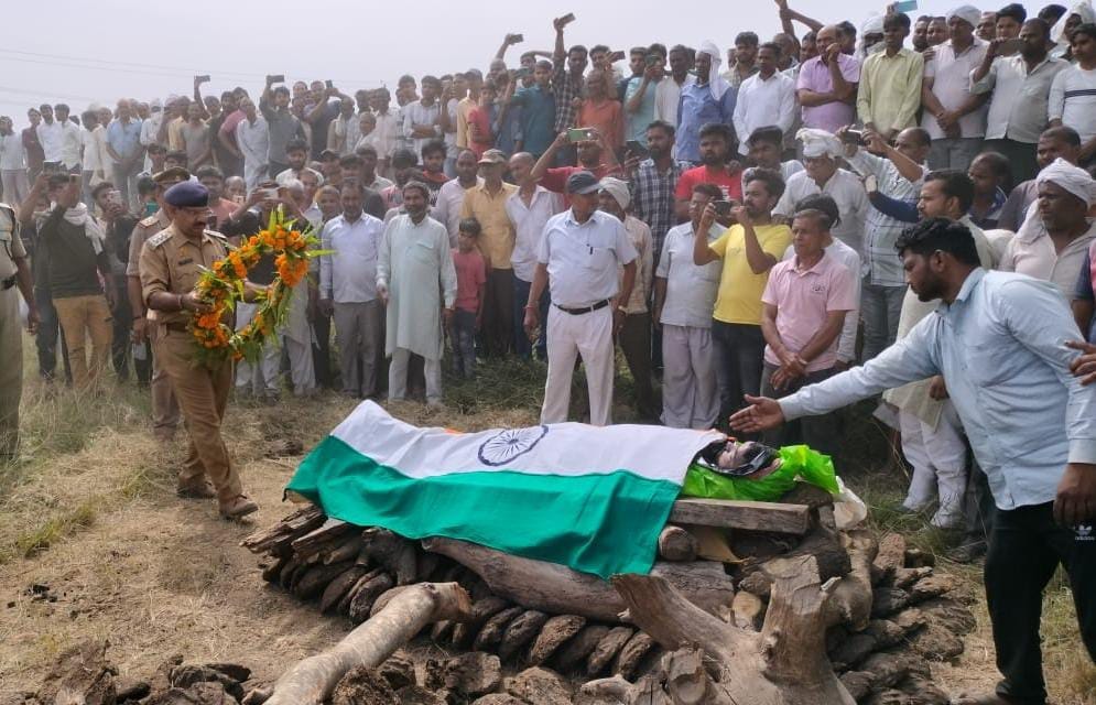 Sadness atmosphere in family and village due to death of BSF jawan Anuj Kumar in Muzaffarnagar, see pictures
