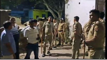 Ruckus stone pelting followed by arson before the third phase of voting in Agra Woman injured in firing