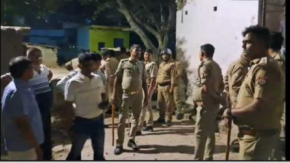 Agra riots Stone pelting arson and firing Police did not register case 9 people arrested for disturbing peace