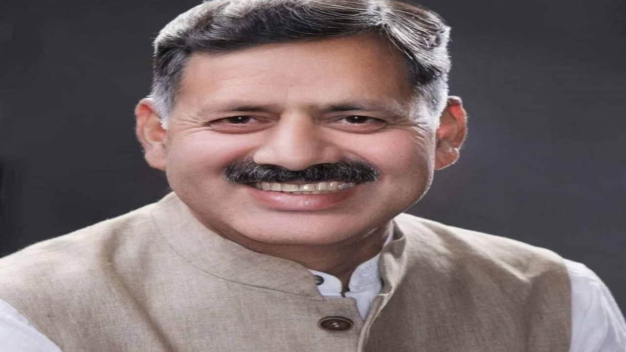 नगर एवं ग्राम नियोजन मंत्री राजेश धर्माणी।