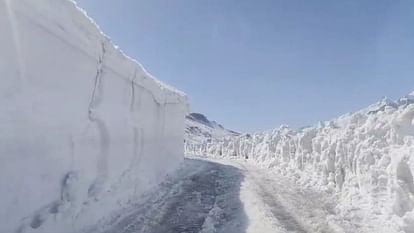 avalanche are becoming a hindrance, it will take time to restore Rohtang Pass