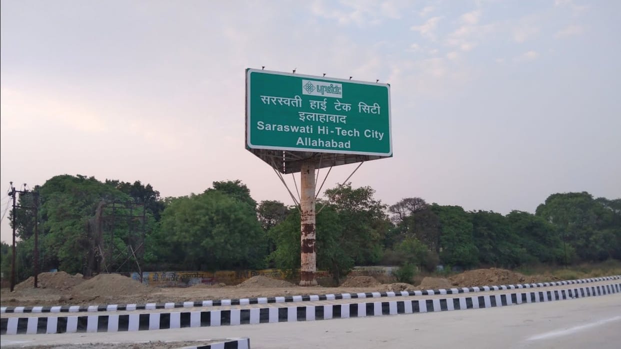 Construction of six lane flyover started near Saraswati Hitech City.