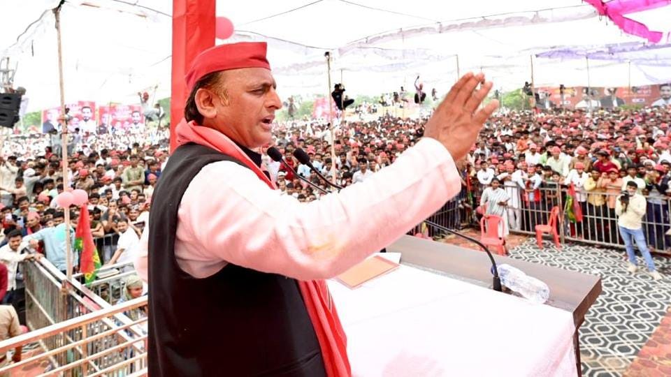 Akhilesh Yadav : Attacked BJP regarding Covid vaccine, said- Income of farmers and poor has not doubled