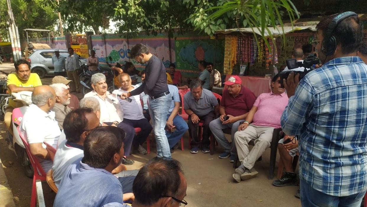 Government cornered on the issue of unemployment and paper leak, clamor for maximum voting