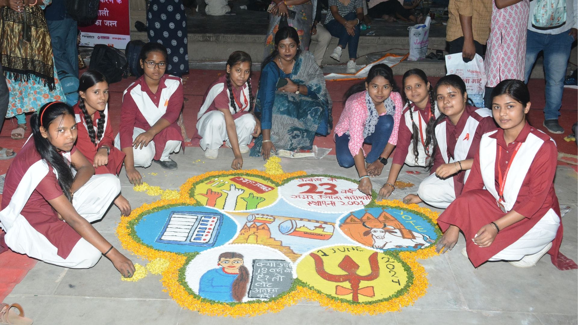 Foundation day of Amar Ujala in varanasi Students make Rangoli painting for lok sabha election