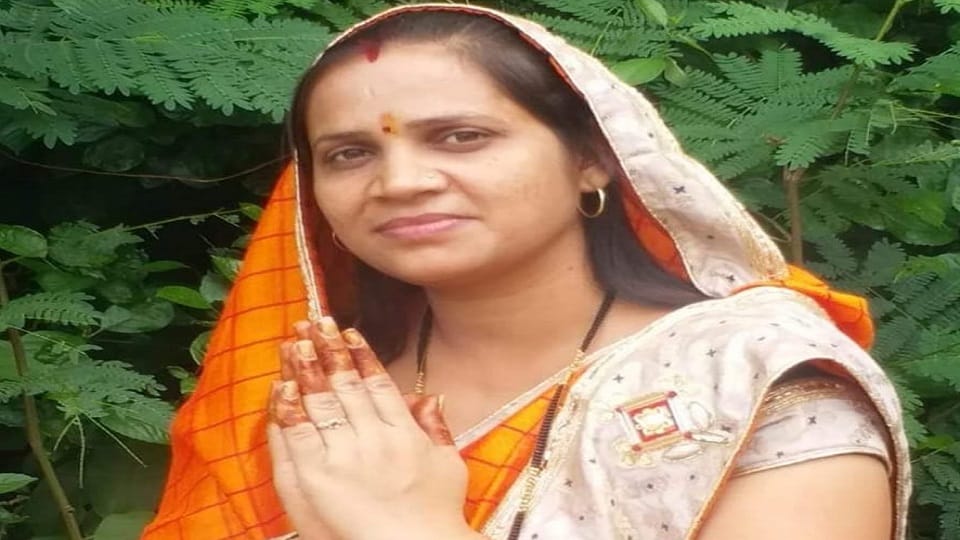 Janjgir Champa Shock to Congress before voting District Panchayat President Yanita Yashwant resigned